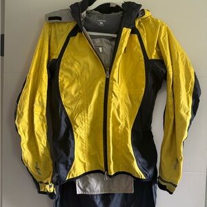 Shebeest Yellow and Black Cycling rain windbreaker Jacket